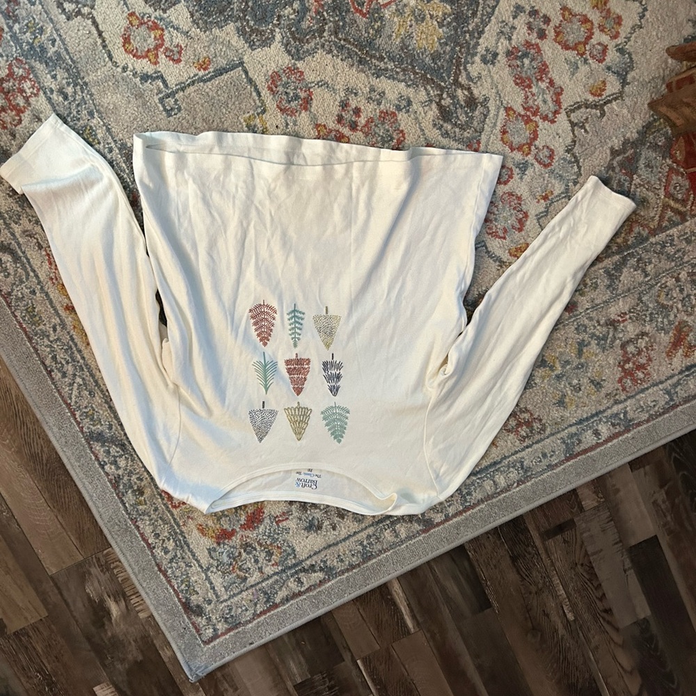 Croft & Barrow Cream Tee with Leaf Patterns